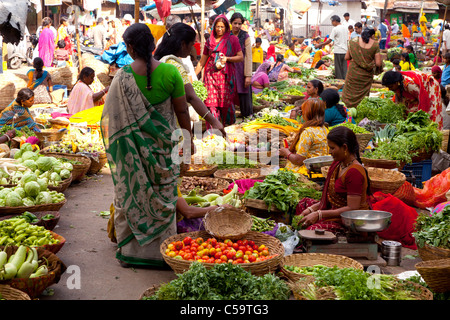 Mercato di frutta e verdura, Udaipur, Rajasthan, India Foto Stock