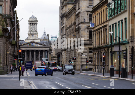 Ingram Street con la galleria di arte moderna in background, Glasgow Foto Stock