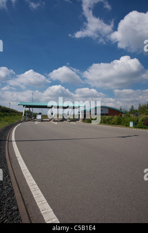 M6 Toll Casello Autostradale parete Inghilterra Staffordshire REGNO UNITO Foto Stock