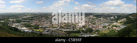 West Yorkshire città di Halifax visto dal Beacon Hill si affaccia sul centro città Foto Stock