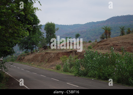 Lato paese due fuori strada Foto Stock