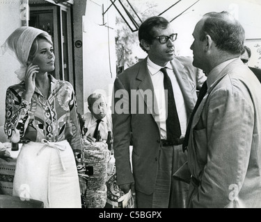 JANE FONDA con Roger Vadim (in bicchieri) in Italia circa 1966 Foto Stock
