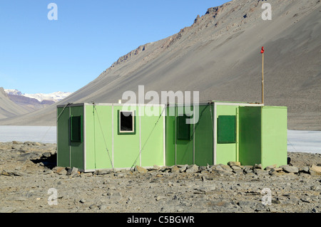 Campo rifugio al Lago Vanda e Onyx fiume nella valle di Wright McMurdo valli a secco il Mare di Ross Antartide Foto Stock
