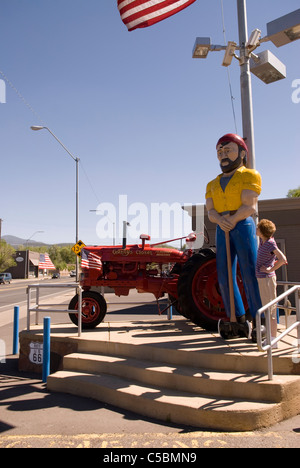 Louie la statua Lumberjack Flagstaff in Arizona USA Foto Stock