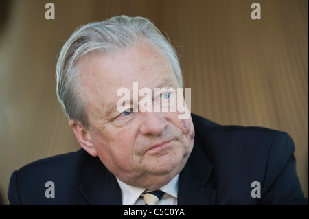 Signore Dafydd Elis-Thomas AM Plaid Cymru elemento di montaggio per Dwyfor Meirionnydd e ex Senedd presiedere Officer Foto Stock