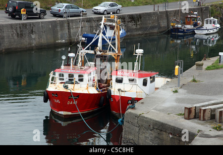 Piccole barche da pesca Porto Oriel Harbour Clogherhead Co Louth Irlanda Foto Stock