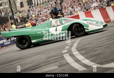 18.06.2011 David Piper la guida Porsche 917k auto durante Verva Street Racing Show a Varsavia, Polonia Foto Stock