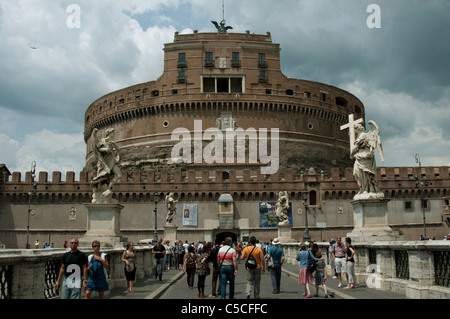 Castel sant'angelo, visto da ponte sant'angelo Foto Stock