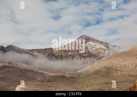 La neve sulla sommità delle montagne del deserto di El Paso, Texas in America del Nord Foto Stock
