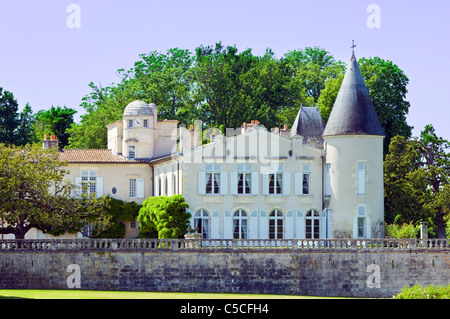 Château Lafite Rothschild in una limpida giornata di sole Foto Stock