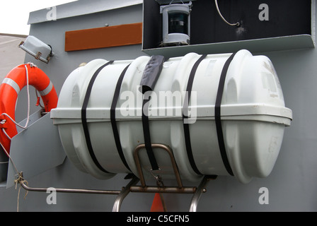 Zattera di salvare la vita durante un incidente in mare Foto Stock