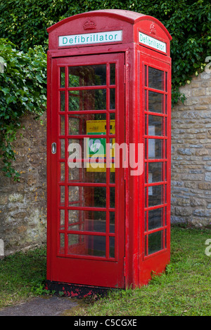 Defibrillatore regno unito scatola telefonica del defibrillatore Inghilterra Regno Unito GB Europa Foto Stock