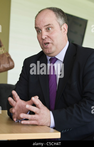 Andrew RT Davies AM leader dei conservatori gallese nell' Assemblea nazionale del Galles, l'elemento di montaggio per il Galles del Sud Centrale Foto Stock