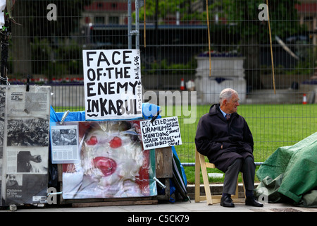 Vista della Campagna per la Pace di Parliament Square / campo di pace di Brian Haw, Parliament Square, Westminster, Londra, Regno Unito Foto Stock