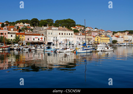 Mali Lošinj sull isola di Lussino nel Golfo di Quarnero, Croazia Foto Stock