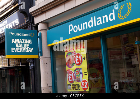 Un Poundland store in Nottingham, Inghilterra, Regno Unito Foto Stock