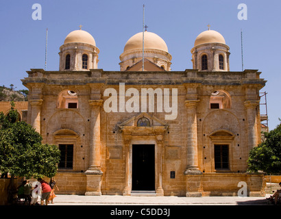 Il cortile interno di Moni Agia Triada o Monastero della Santa Trinità. Akrotiri Penninsula. Foto Stock