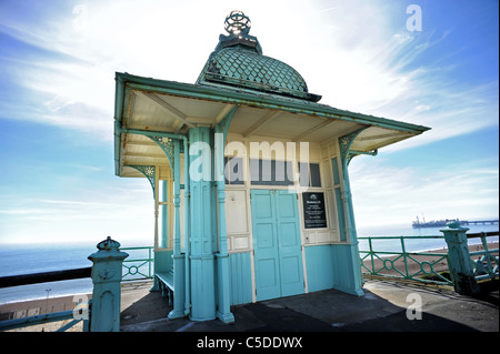 Il Madeira sollevare sul lungomare di Brighton, si passa dalla Marine Parade fino a Madeira Drive Foto Stock