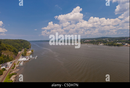 POUGHKEEPSIE, NEW YORK, Stati Uniti d'America - Fiume Hudson, vista da nord da Poughkeepsie area. Foto Stock