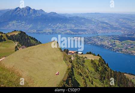 Il Monte Pilatus, Lucerna e il lago di Lucerna vista città tghe dalla sommità del Monte Rigi Foto Stock