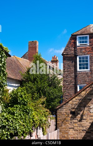 FAVERSHAM, KENT, Regno Unito - 26 GIUGNO 2011: Vecchie case nel centro della città Foto Stock