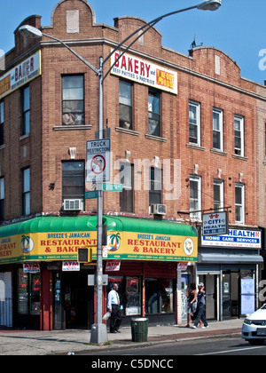 Un ristorante Giamaicano fa affari su Flatbush Avenue nel 'Little West Indies' quartiere di Brooklyn, New York. Foto Stock