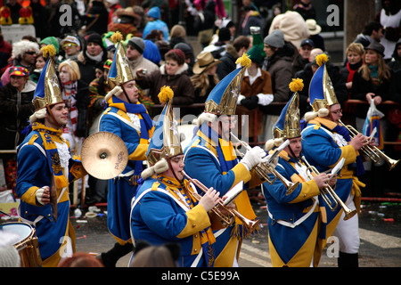 Rosenmontagszug parade, Carnevale 2010 a Colonia, nella Renania settentrionale-Vestfalia, Germania, Europa Foto Stock