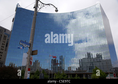 Toronto scoperta del distretto college street segno davanti della ontario power generation edificio opg toronto ontario canada Foto Stock