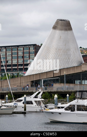 Conica di architettura esterna del Museo del Vetro di Tacoma, Washington. Foto Stock