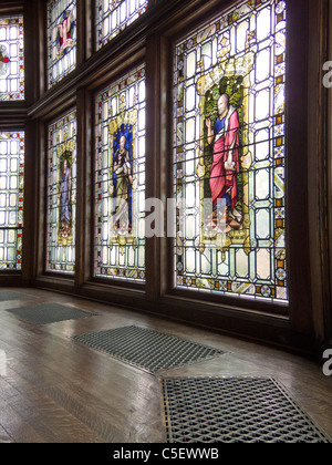 Le finestre di vetro macchiate City College di New York Foto Stock