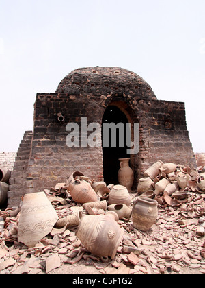 Stufa in ceramica a Fayoum Egitto Foto Stock