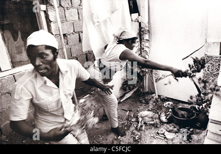 CUBA. Santeria afro-cubane rituale della religione in Marianao Foto Stock