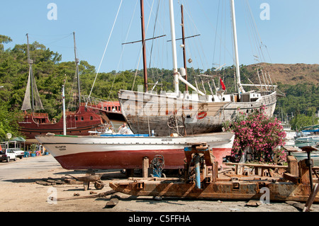 Fethiye wharf cantiere barca a vela in Turchia Foto Stock