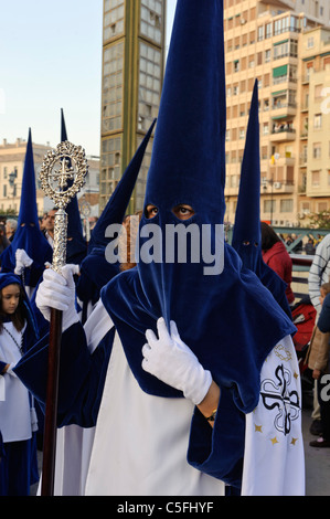 Processione a la Semana Santa (settimana) a Malaga, Andalusia, Spagna Foto Stock