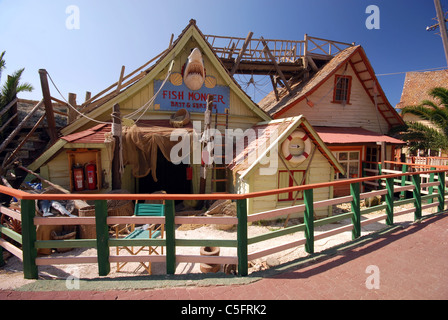 Popeye Village of Sweethaven dove Popeye il film è stato girato con Robin Williams ad Anchor Bay a Mellieha sull'isola mediterranea di Malta Foto Stock