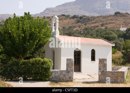 Una piccola cappella di montagna vicino Spili, Creta. La Grecia. Foto Stock