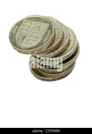 Una pila di una libbra di British monete impilate che mostra il Royal Standard Il rovescio della medaglia Foto Stock