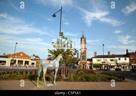 Newmarket Town Center, con il modello delle corse ippiche, Suffolk, Regno Unito Foto Stock