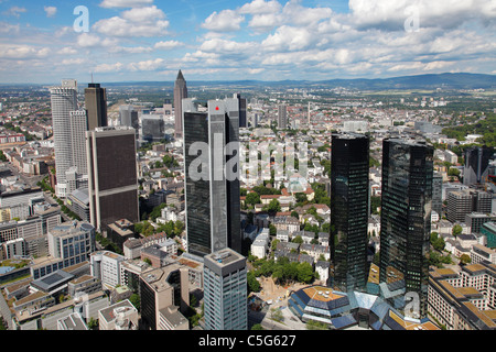 Il quartiere finanziario con "Banca tedesca' (Deutsche Bank) e 'Sparkasse' sede a Francoforte (principale) Foto Stock