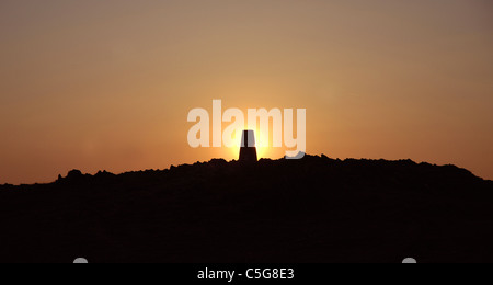 Tramonto a Beacon Hill, Charnwood Forest. Graziosa località turistica , punto panoramico con viste mozzafiato e di roccia Precambrian forme. Foto Stock