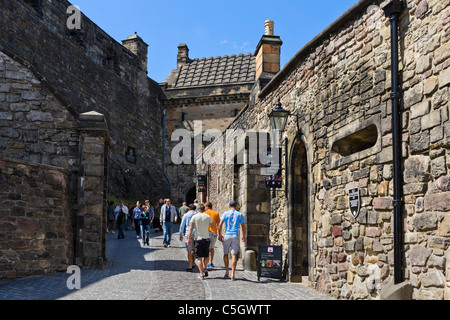 Ingresso all'interno del Castello di Edimburgo, Città Vecchia, Edimburgo, Scozia, Regno Unito Foto Stock