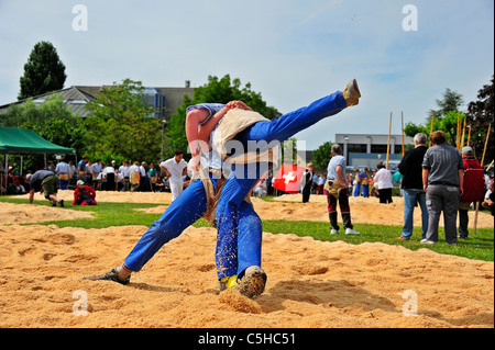 Swiss wrestling, noto come 'lutte' o 'schwingen' Foto Stock