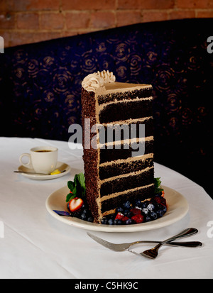Grande fetta di torta Foto Stock
