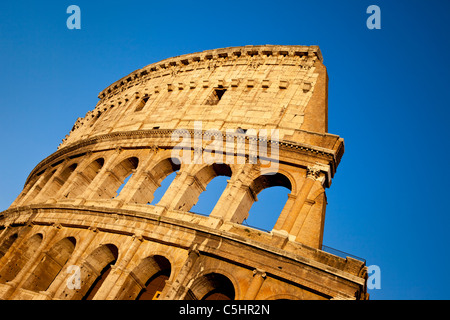 Il Colosseo di Roma al tramonto, Roma Lazio Italia Foto Stock