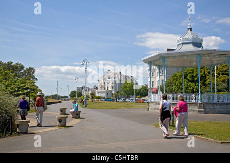 Gran Bretagna KENT FOLKESTONE IL LEAS E BANDSTAND Foto Stock