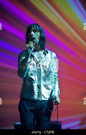 Primal Scream eseguendo sull'altro stadio al Glastonbury festival 2011, l'azienda agricola degna, Somerset, Inghilterra, Regno Unito. Foto Stock