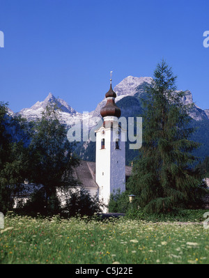 Chiesa e montagne della Madonna del Rosario, Lofer, Stato di Salisburgo, Repubblica d'Austria Foto Stock