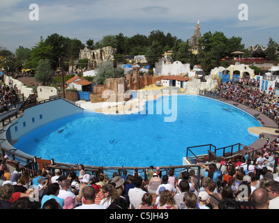 Parc Asterix,parco divertimenti,Oise,vicino a Parigi,Ile-de-France,Francia,lo spettacolo dei delfini Foto Stock
