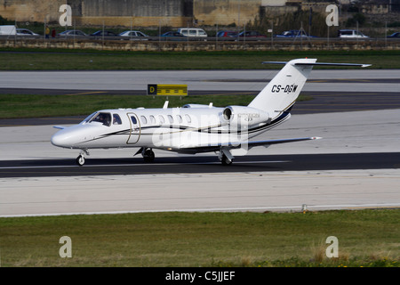 Cessna Citation CJ3 jet privato sulla pista di Malta Foto Stock