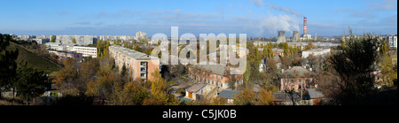 Lo skyline di Gresovskiy, Simferopol environ, Crimea, autonomia, Ucraina. In background: una centrale termoelettrica. Foto Stock